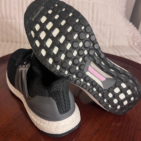 Adidas NASA Ultra Boost Women’s Sneaker - Picture 4 of 11